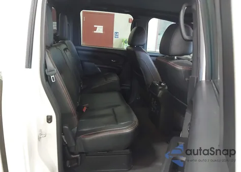 2021 Nissan Titan Pro-4X 4X4 z USA, uszkodzony, nr VIN 1N6AA1ED0MN527819